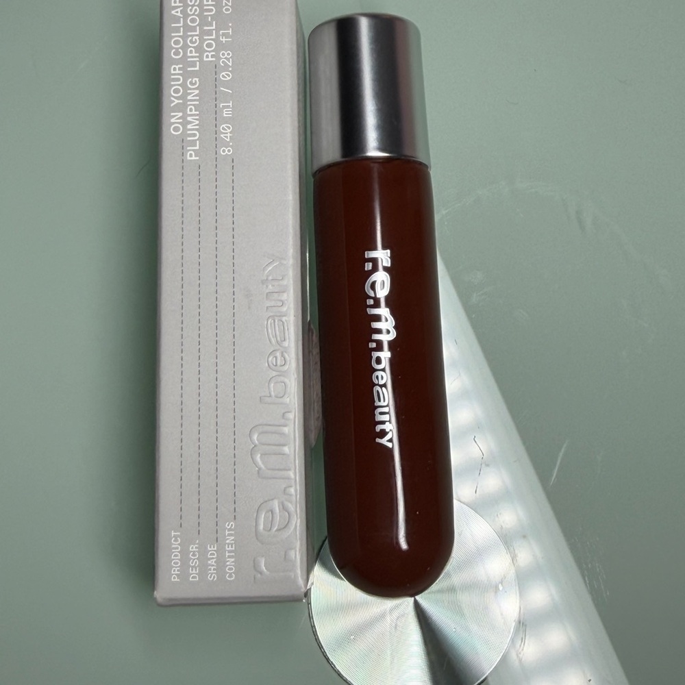 r.e.m. beauty On Your Collar Plumping Lip Gloss - Rich Brown